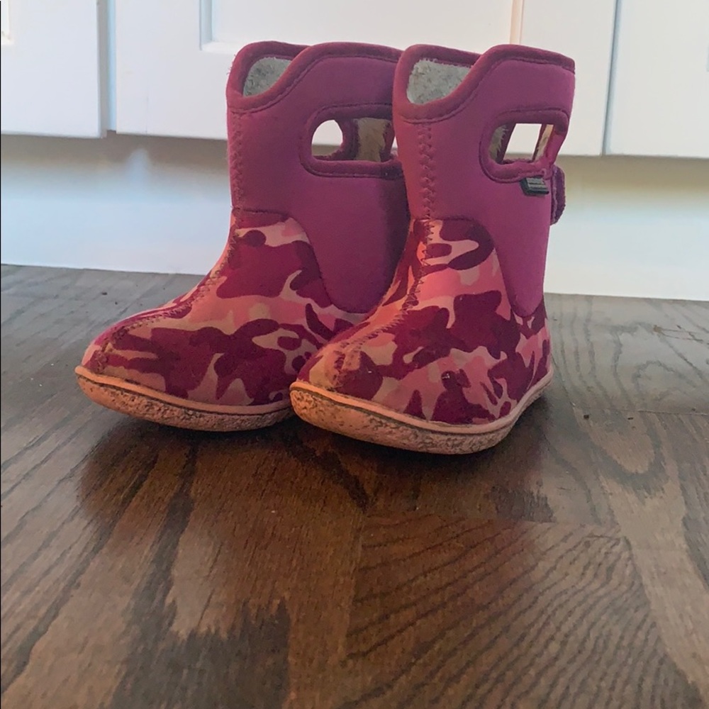 BOGS baby BOGS camo size 8